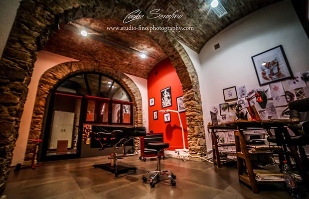 Un Salon Qui Allie Coiffure Et Tatouage Biblond Pour Les Coiffeurs