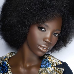 Retour aux cheveux naturels chez les femmes noires