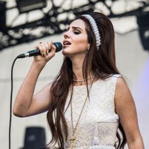 Lana passe 7h en salon