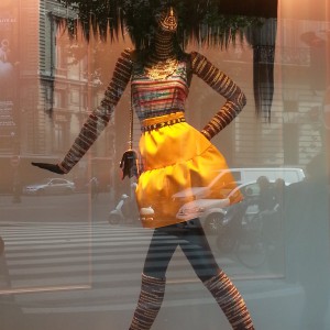 Charlie Le Mindu aux Galeries Lafayette : Vitrines qui décoiffent !