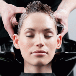 Le massage en coiffure oui mais avec doigté