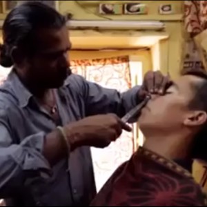 Protocole de soin chez le barbier en Inde