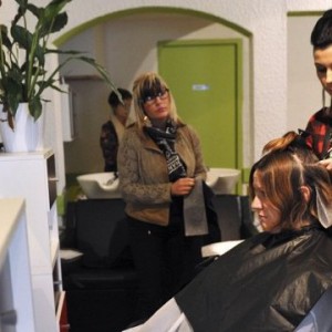 Solidarité : le salon de coiffure du Secours populaire de Roubaix