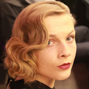 Step By Step coiffure néo rétro