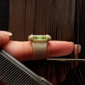 Insolite : des outils de bricolage au salon de coiffure