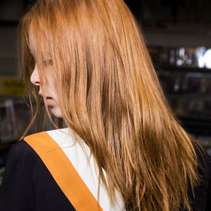 Step by step : « Rock N’ Roll Hair » par Aveda