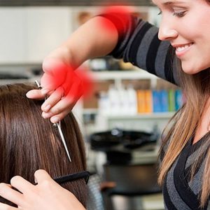 Dossier : Tout ce qu&rsquo;il faut savoir sur les TMS en salon de coiffure