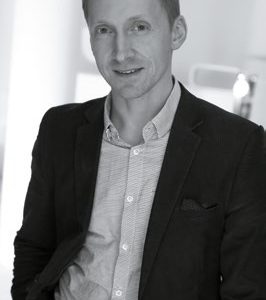 Portrait : Emmanuel Pirenne, directeur artistique et marketing des marques professionnelles Eugène Perma