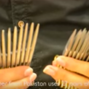 Découvrez l’étonnante méthode de coupe de ce coiffeur pakistanais