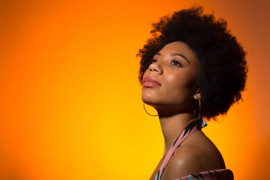 10 astuces révolutionnaires pour les cheveux bouclés - Ma Coiffeuse Afro