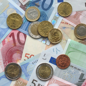 Coiffeurs(se)s, êtes-vous bien payé(e)s ? : les résultats du sondage !