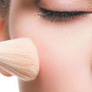 Développer son CA : le maquillage en salon, c’est possible !