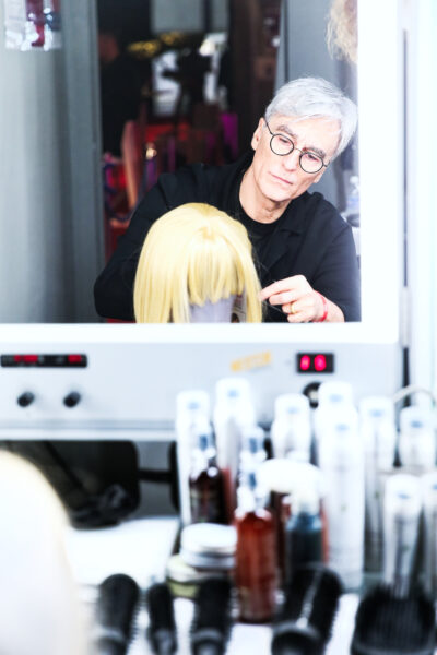 AU PAYS DES ENFOIRES, A L’ARENA SUD DE FRANCE, A MONTPELLIER, FRANCE JANVIER 2025 PHOTO: © SYLVIE GROSBOIS / RESTOS DU COEUR COIFFURE