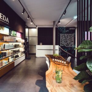 Comment AVEDA aide les salons à atteindre jusqu’à 20 % de revente ?